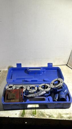 Hand Held Pipe Threader
