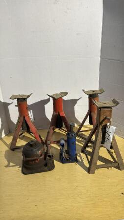4 Axle Stands, 2 Bottle Jacks