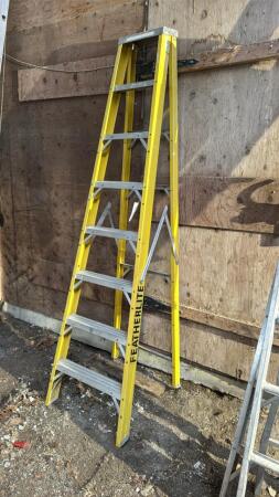 Featherlite 8ft Fibreglass Step Ladder