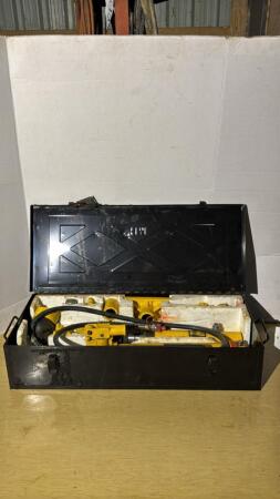 Power Fist Hydraulic Body Repair Kit
