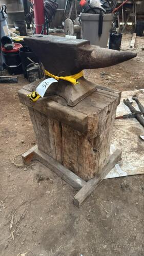 24IN ANVIL ON BLOCK