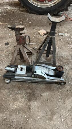 2.5T FLOOR JACK WITH PAIR OF AXLE STANDS