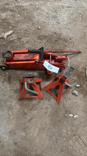 LIGHT FLOOR JACK AND PAIR OF AXLE STANDS