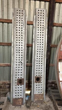 PAIR OF ALIMINUM RAMPS