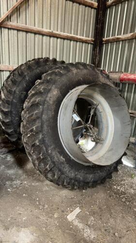 PAIR OF GOODYEAR 18.4R42 SANP-ON DUALS