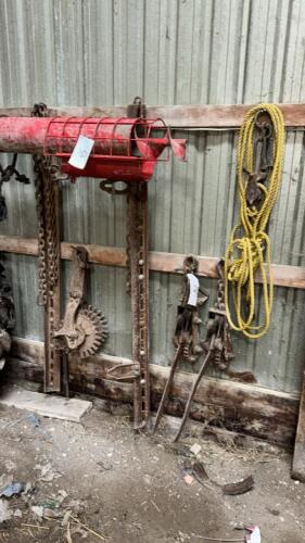 LOT OF FENCE STRETCHING EQUIPMENT