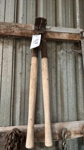PAIR OF HOOF TRIMMERS