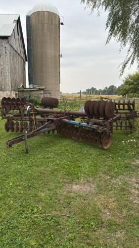FORD 230 21FT DISC