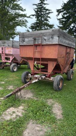 APPROX. 225BU GRAVITY WAGON
