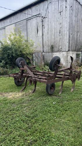 SUPERIOR 13FT 3PTH CHISEL PLOW