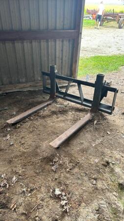 Set of Pallet Forks