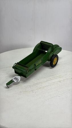 VINTAGE JOHN DEERE SPREADER