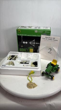 JOHN DEERE MODEL 140 LAWN TRACTOR