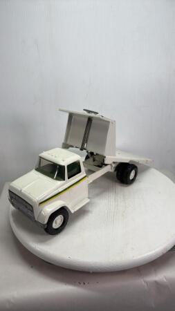 TIN TILT BED TRUCK IN JOHN DEERE COLOURS