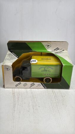 JOHN DEERE 1926 MACK BULL DOG TRUCK