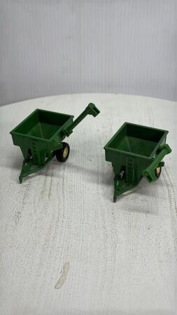 (2) JOHN DEERE 500 1/64 ERTL GRAIN BUGGYS