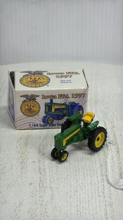 JOHN DEERE 530 TRACTOR
