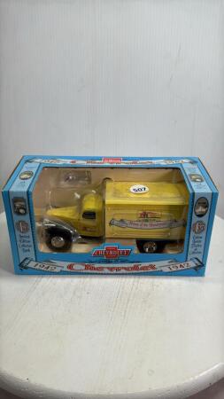 HOME HARDWARE 1942 CHEV 1.5 TON TRUCK