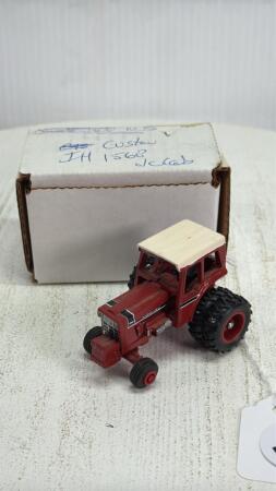 INTERNATIONAL 1568 CUSTOM TRACTOR WITH CAB