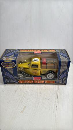 HOME HARDWARE 1935 FORD PICKUP