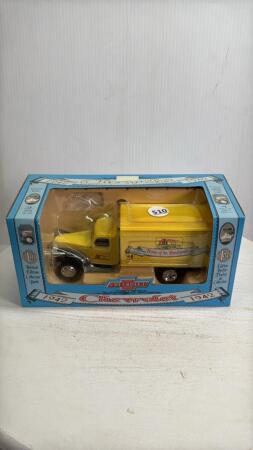 HOME HARDWARE 1942 CHEV 1.5 TON TRUCK