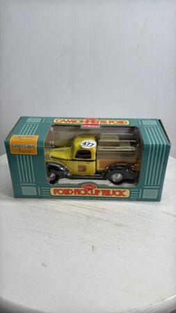 HOME HARDWARE 1940 FORD PICKUP