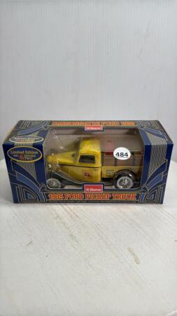 HOME HARDWARE 1935 FORD PICKUP