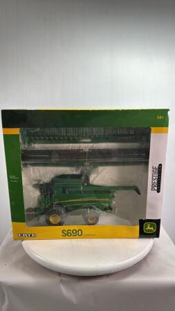JOHN DEERE S690 COMBINE WITH 2 HEADS