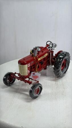 FARMALL 450 TRACTOR