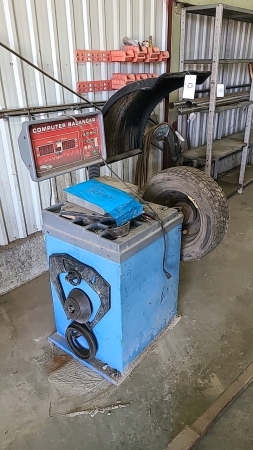 Garage Equip. CB-3550 Computer Wheel Balancer