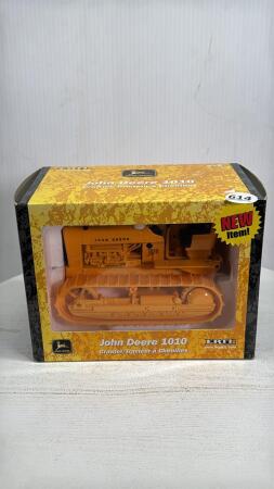 JOHN DEERE 1010 CRAWLER