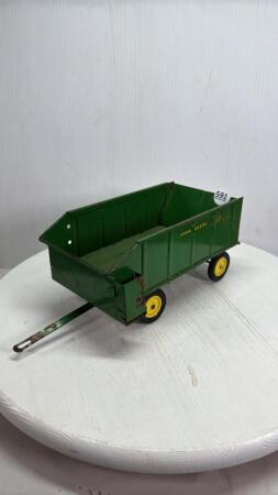JOHN DEERE 112 CHUCK WAGON