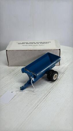 KINZE DW 840 GRAIN BUGGY WITH DUAL WHEELS