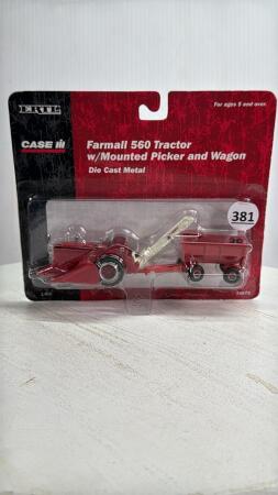 FARMALL 560 TRACTOR WITH CORN PICKER & WAGON