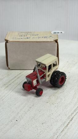 CUSTOM INTERNATIONAL 1468 TRACTOR