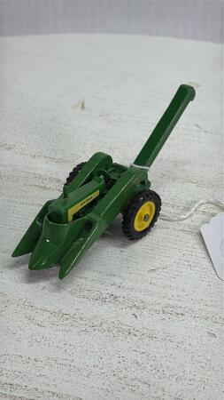 CUSTOM JOHN DEERE CORN PICKER ON MODEL 60 TRACTOR