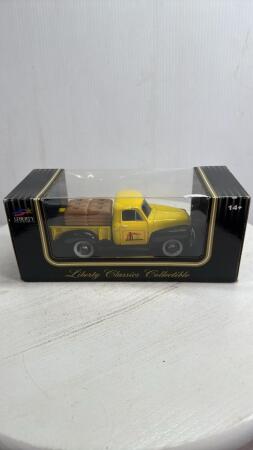 HOME HARDWARE 1952 CHEV PICKUP