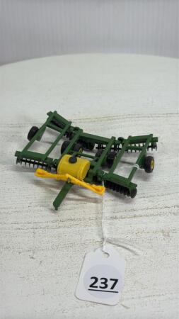 CUSTOM JOHN DEERE WING DISC WITH TANK & BOOM