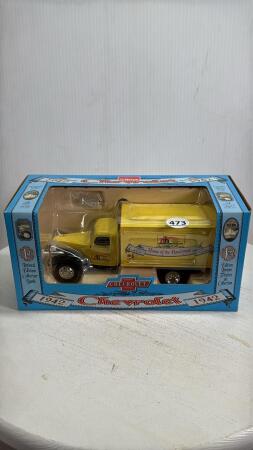HOME HARDWARE 1942 CHEV 1.5 TON TRUCK