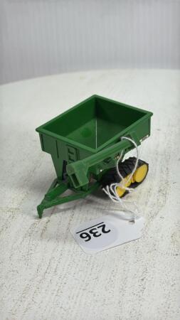 JOHN DEERE 500 GRAIN BUGGY ON TRACKS