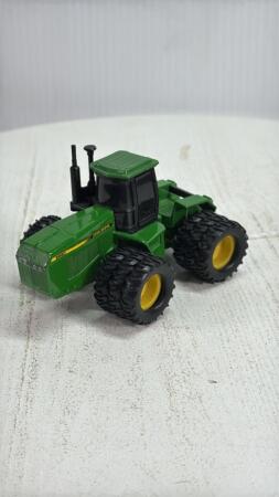 JOHN DEERE 8960 CUSTOM WITH TRIPLES