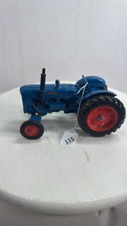 FORDSON SUPER MAJOR TRACTOR