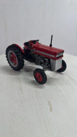 MASSEY FERGUSON 135 TRACTOR