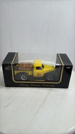 HOME HARDWARE 1952 CHEV PICKUP