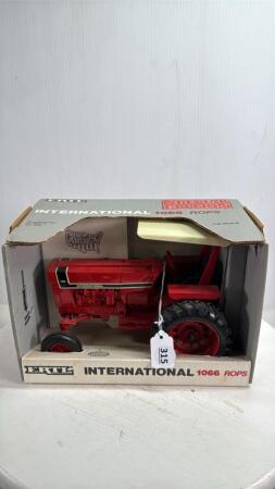 INTERNATIONAL 1066 ROPS TRACTOR