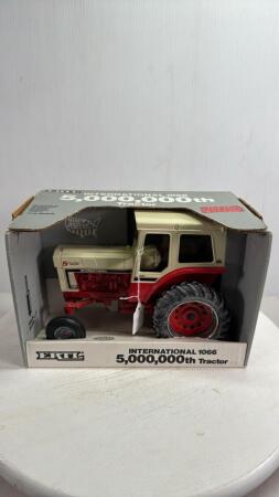INTERNATIONAL 1066 TRACTOR