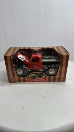 CTC 1940'S FORD TANKER TRUCK