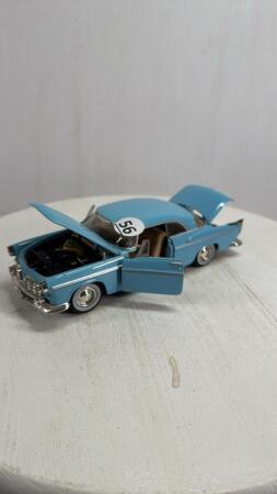 CHRYSLER C300 CAR