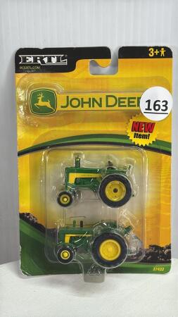 JOHN DEERE 2 TRACTOR SET