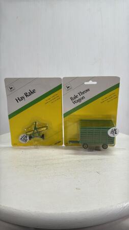 JOHN DEERE HAY RAKE & BALE THROWER WAGON